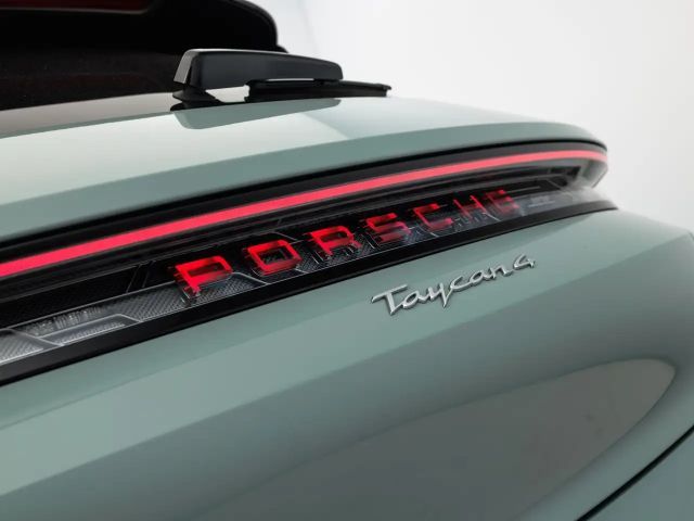Porsche Taycan 4 Cross Turismo