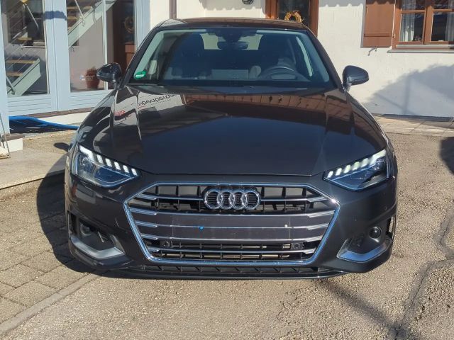 Audi A4 40 TFSI S-Tronic Sedan