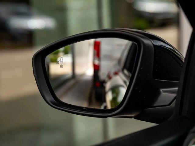 Peugeot 2008 100 PK MT6 | 360° Camera | Keyless | Dodehoekde...