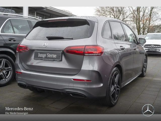 Mercedes-Benz B 180 AMG Line Sedan