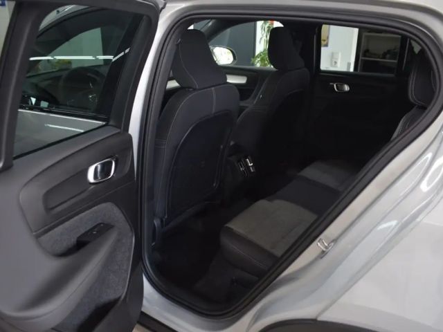 Volvo XC40 Business Dark Plus