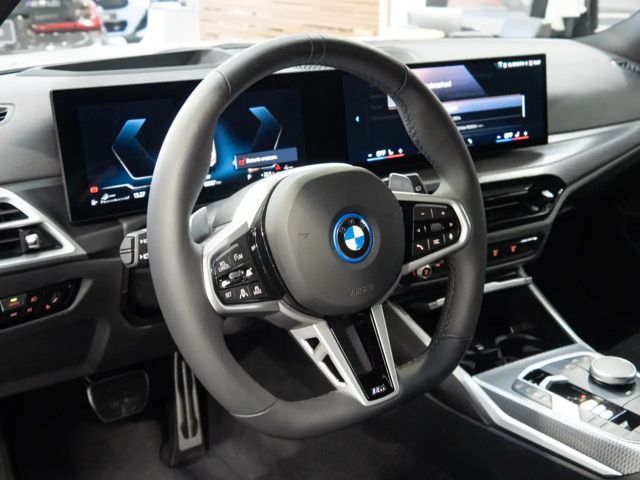 BMW 330 330e M-Sport Touring xDrive