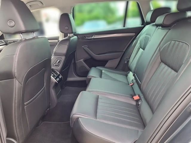 Skoda Superb 2.0 TSI Combi Style Style