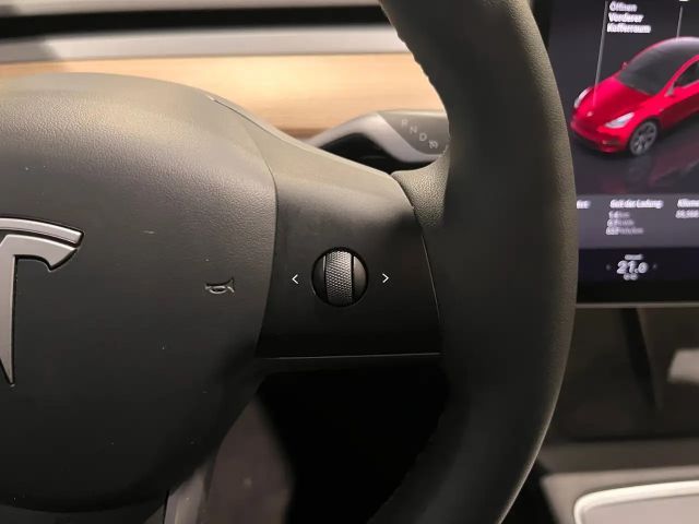 Tesla Model Y RWD Standard Range