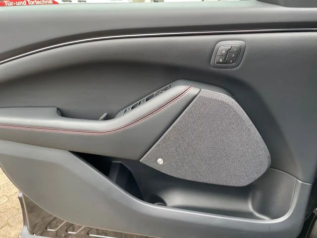 Ford Mustang Mach-E 75 kWh AWD Premium