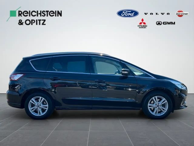 Ford S-Max Titanium