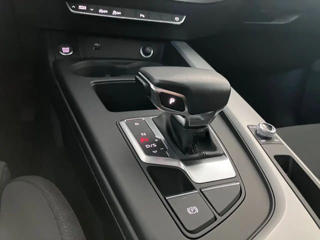 Audi A4 40 TFSI Avant S-Line