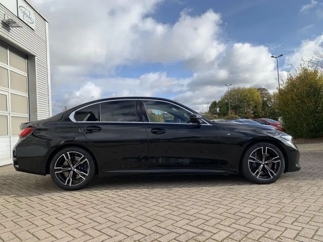 BMW 330 330i M-Sport Sedan xDrive