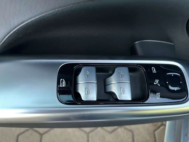 Mercedes-Benz C 200 AMG Line Sedan