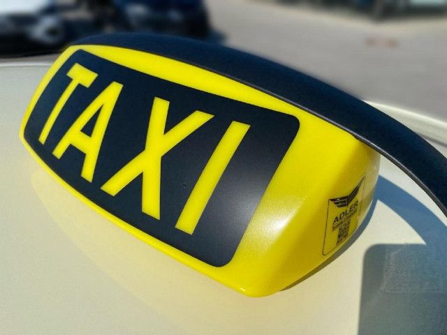 Mercedes-Benz E 200 E 200 d Sedan