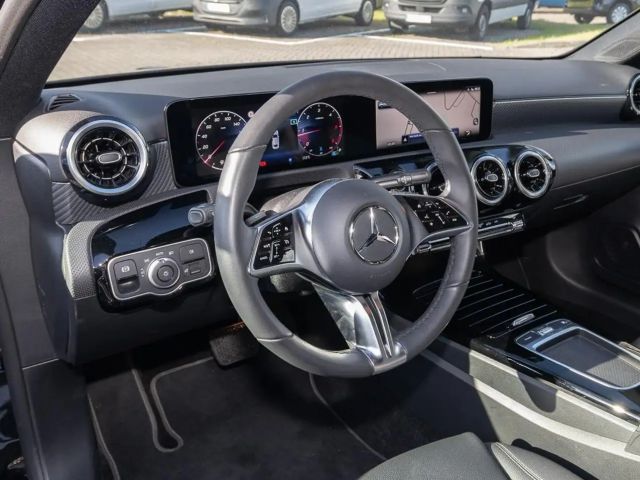 Mercedes-Benz A 200 A 200 d