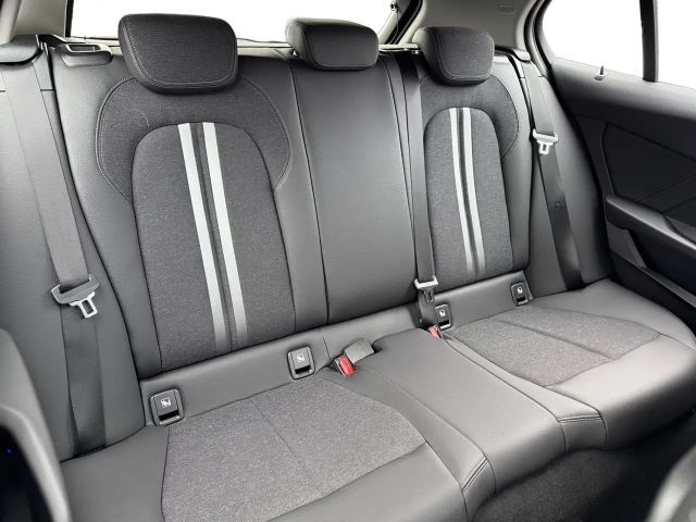 BMW 118 118i Sedan Sport Line