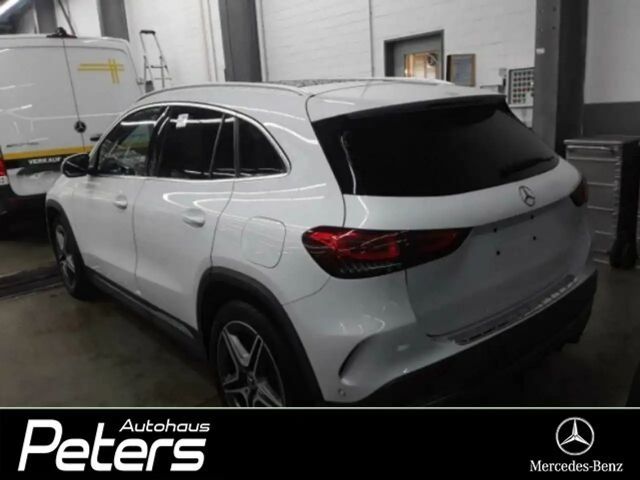 Mercedes-Benz GLA 250 4MATIC AMG Line