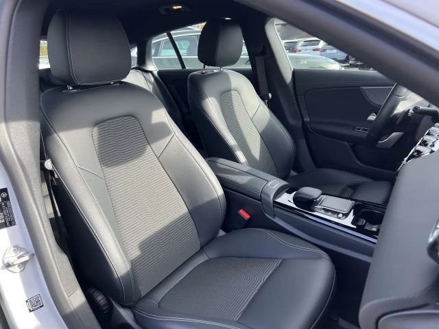 Mercedes-Benz CLA 200 Shooting Brake