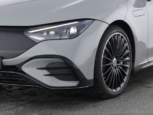 Mercedes-Benz EQE 300 Sedan