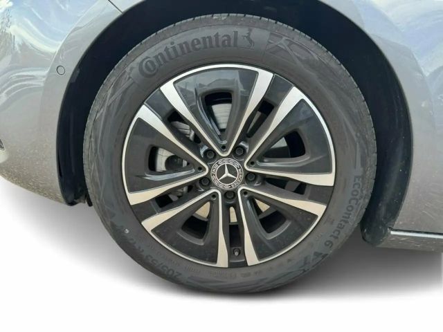 Mercedes-Benz A 180 W-Paket PDC SHZ SpurH LED LM AUT AHK KAM