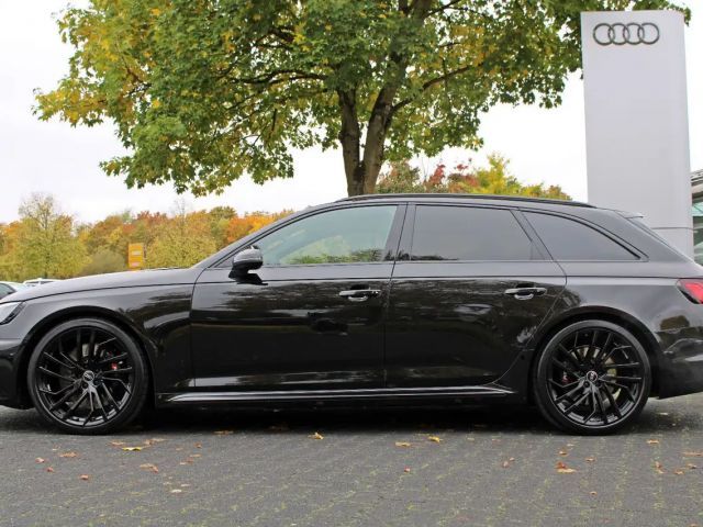 Audi RS4 Avant Quattro