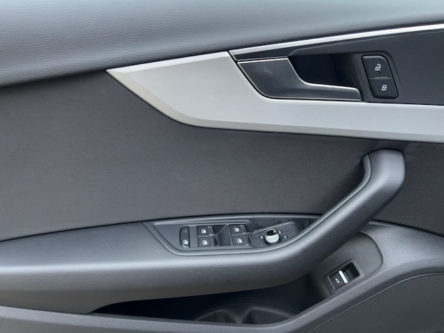 Audi A4 35 TFSI S-Tronic Sedan