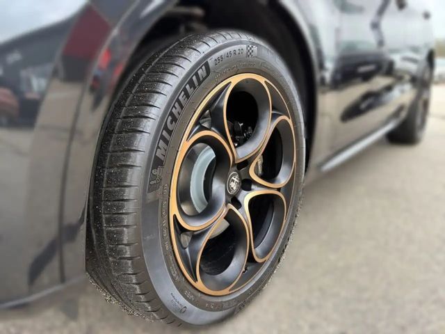 Alfa Romeo Stelvio AT8 Q4