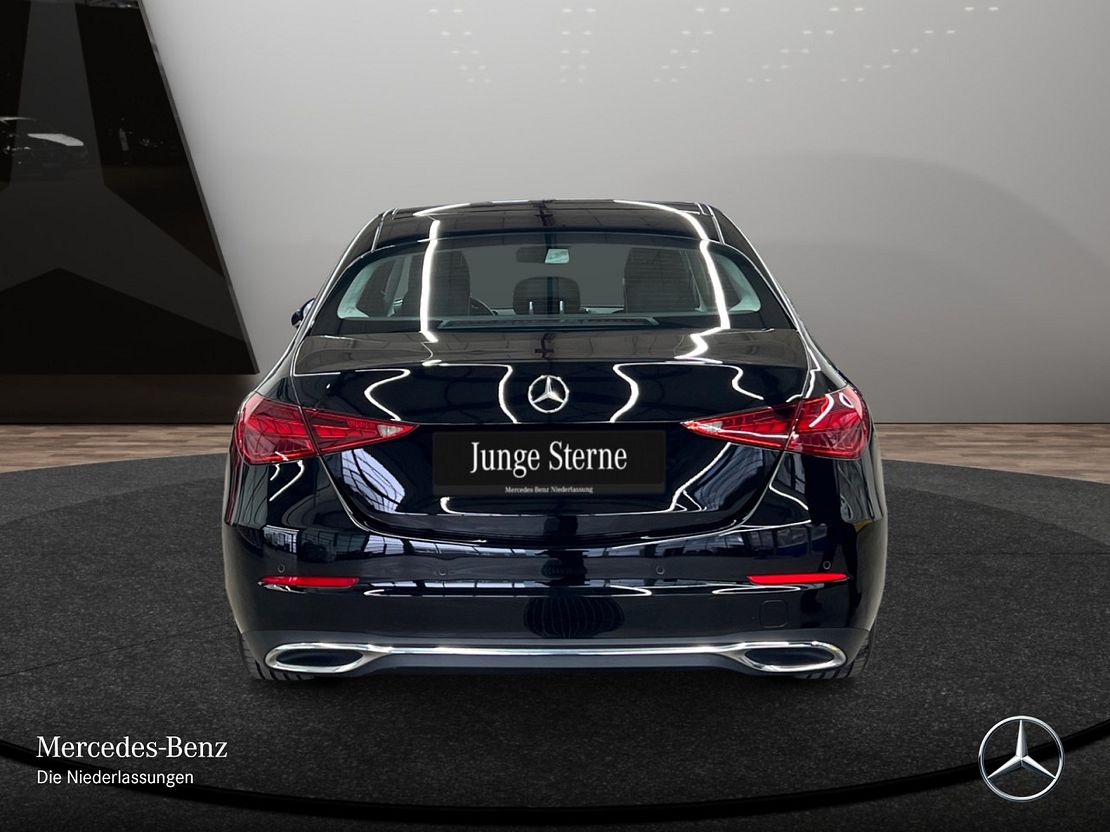 Mercedes-Benz C 200 Sedan