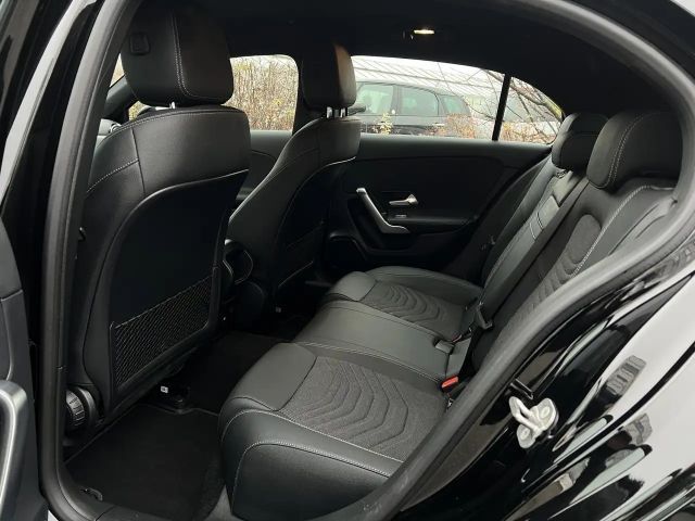 Mercedes-Benz A 180 Hatchback Progressive