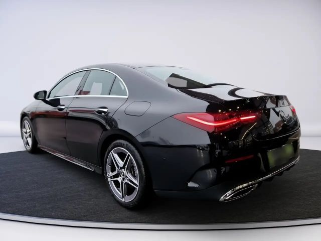 Mercedes-Benz CLA 200 AMG Line Coupé