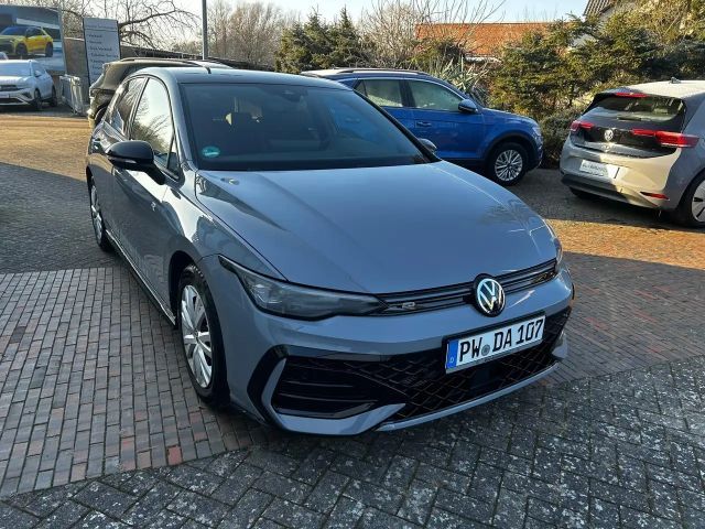Volkswagen Golf 1.5 TSI DSG R-Line