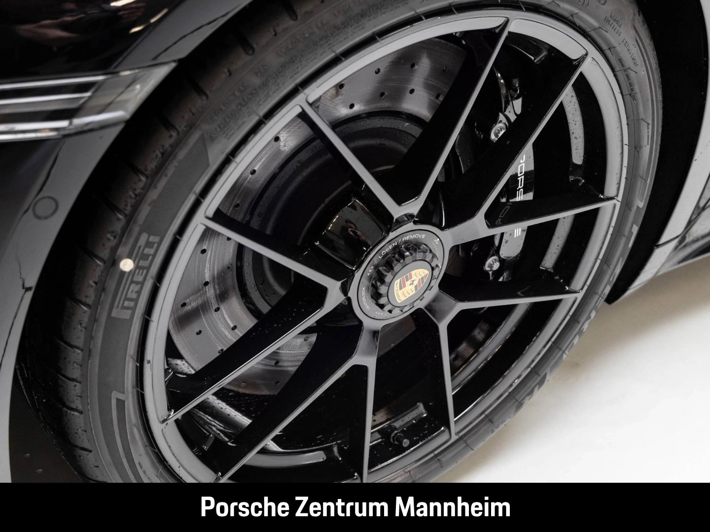 Porsche 911 992 Cabriolet Carrera GTS