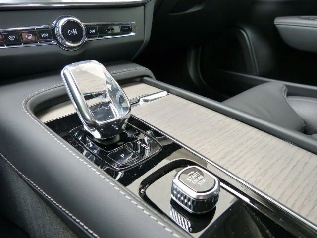 Volvo V90 Cross Country AWD Plus