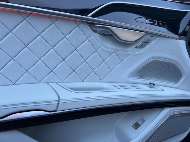 Audi A8 60 TFSI Lang Quattro