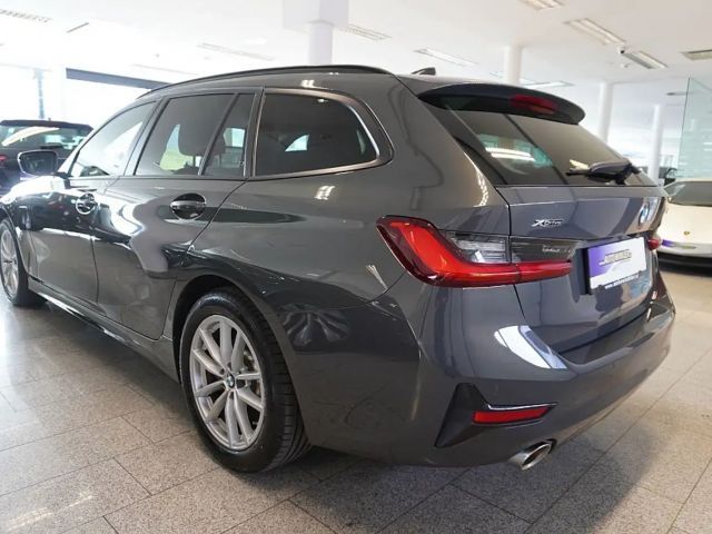 BMW 330 330e Touring xDrive