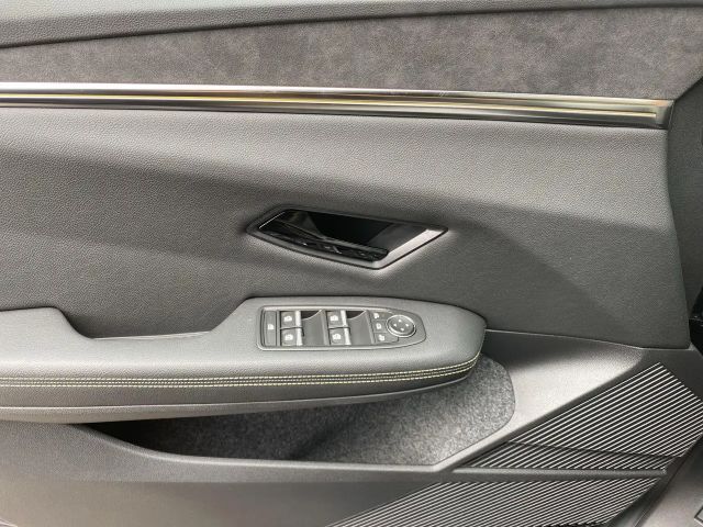 Renault Megane Comfort E-Tech Iconic