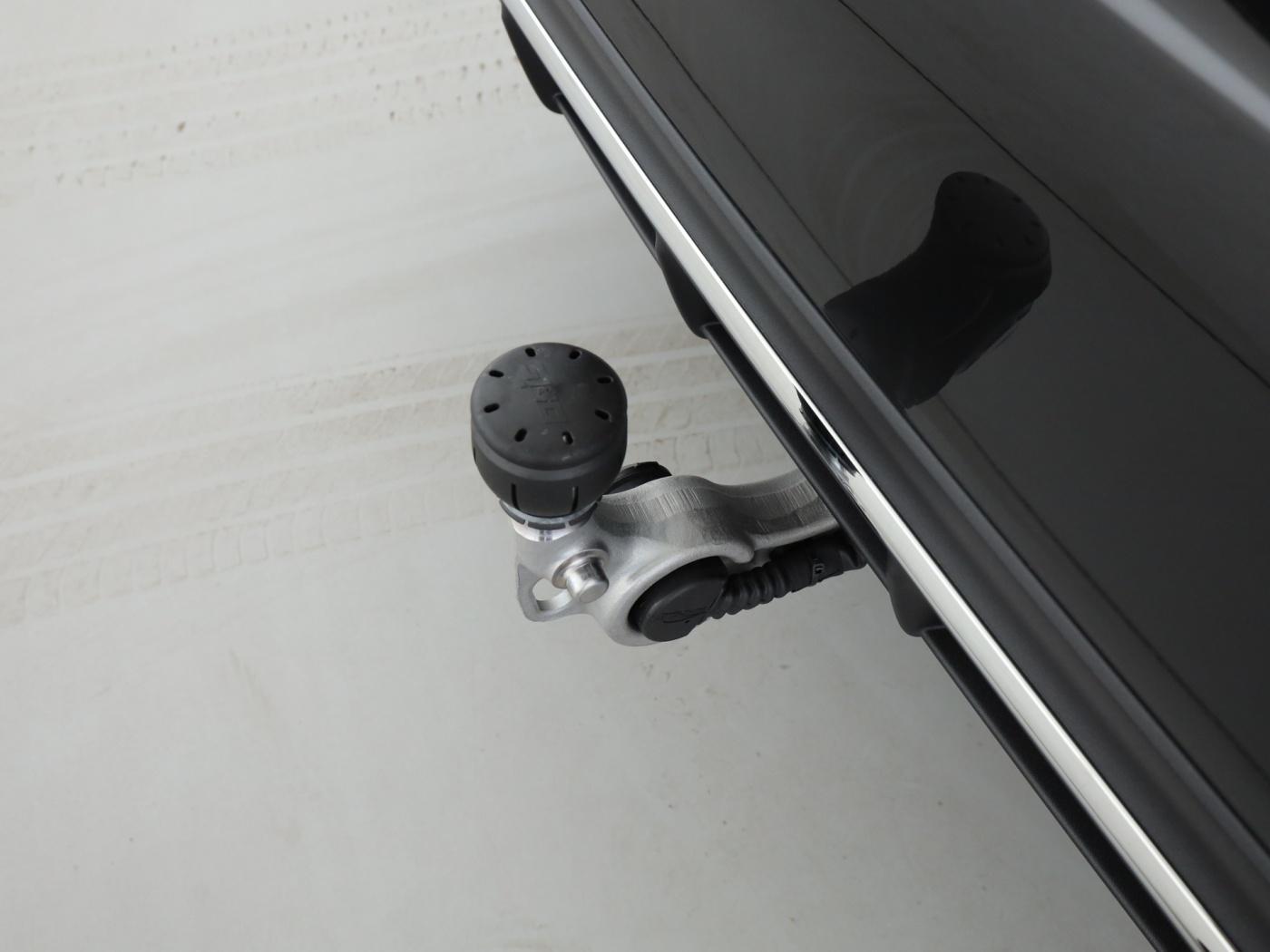 Mercedes-Benz E 400 4MATIC Sedan