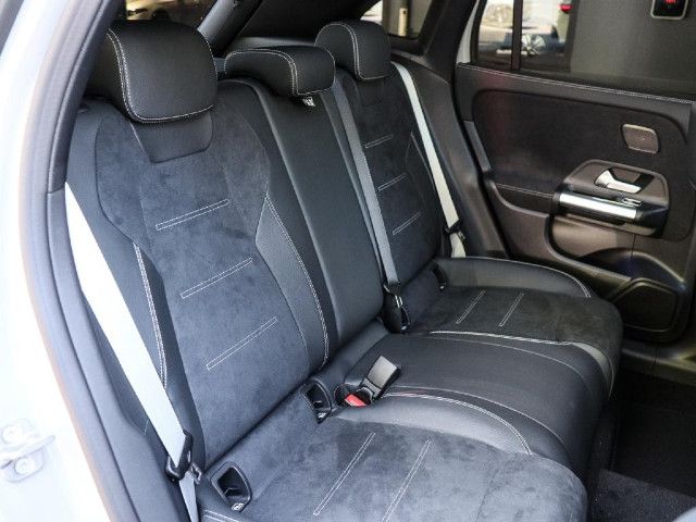 Mercedes-Benz GLA 220 4MATIC GLA 220 d