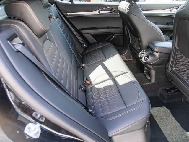 Alfa Romeo Stelvio AT8 Q4