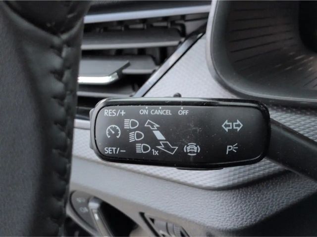 Skoda Kamiq Essence TSI*DSG LED SHZ Tempo digCockp PDC