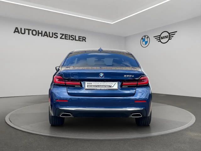 BMW 530 530e Luxury Line Sedan