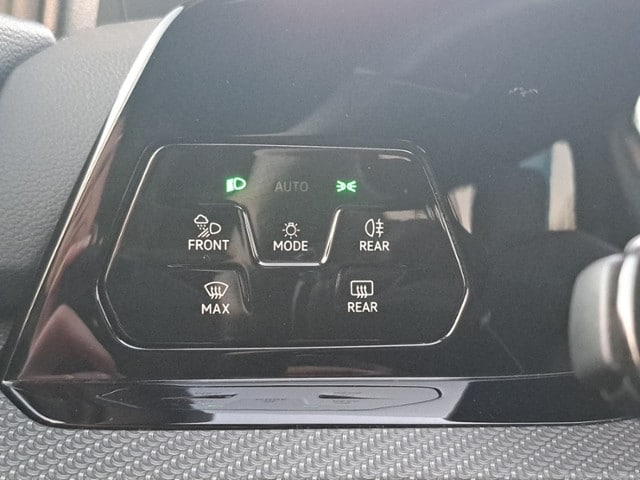 Volkswagen Golf 2.0 TDI DSG R-Line Variant