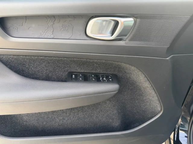 Volvo XC40 AWD Plus Recharge Twin Engine