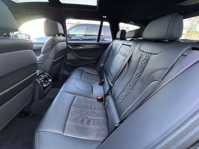 BMW 520 520d M-Sport Touring