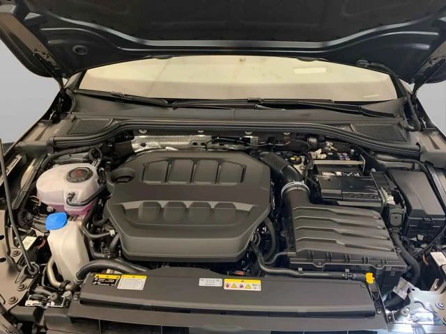 Volkswagen Golf BLACK AKRAPO*270*PANO*AHK*DCC*360