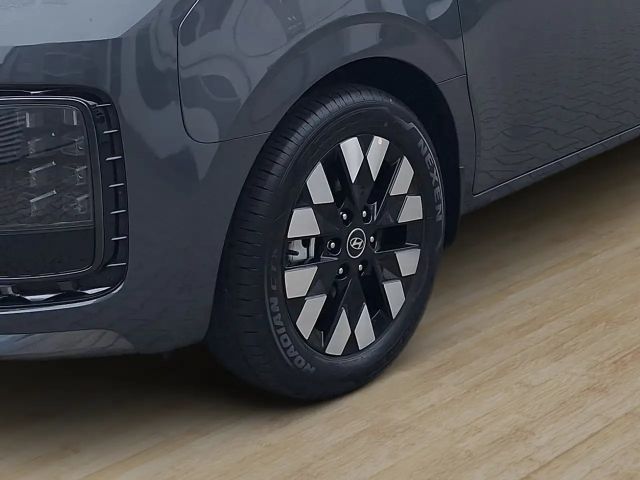 Hyundai Staria Signature