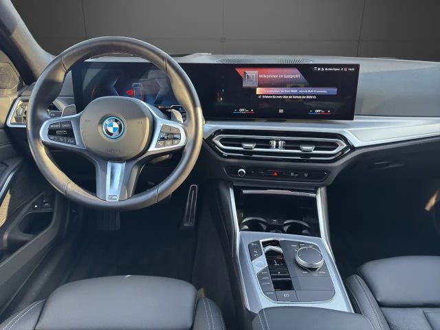 BMW 330 330e M-Sport Touring xDrive