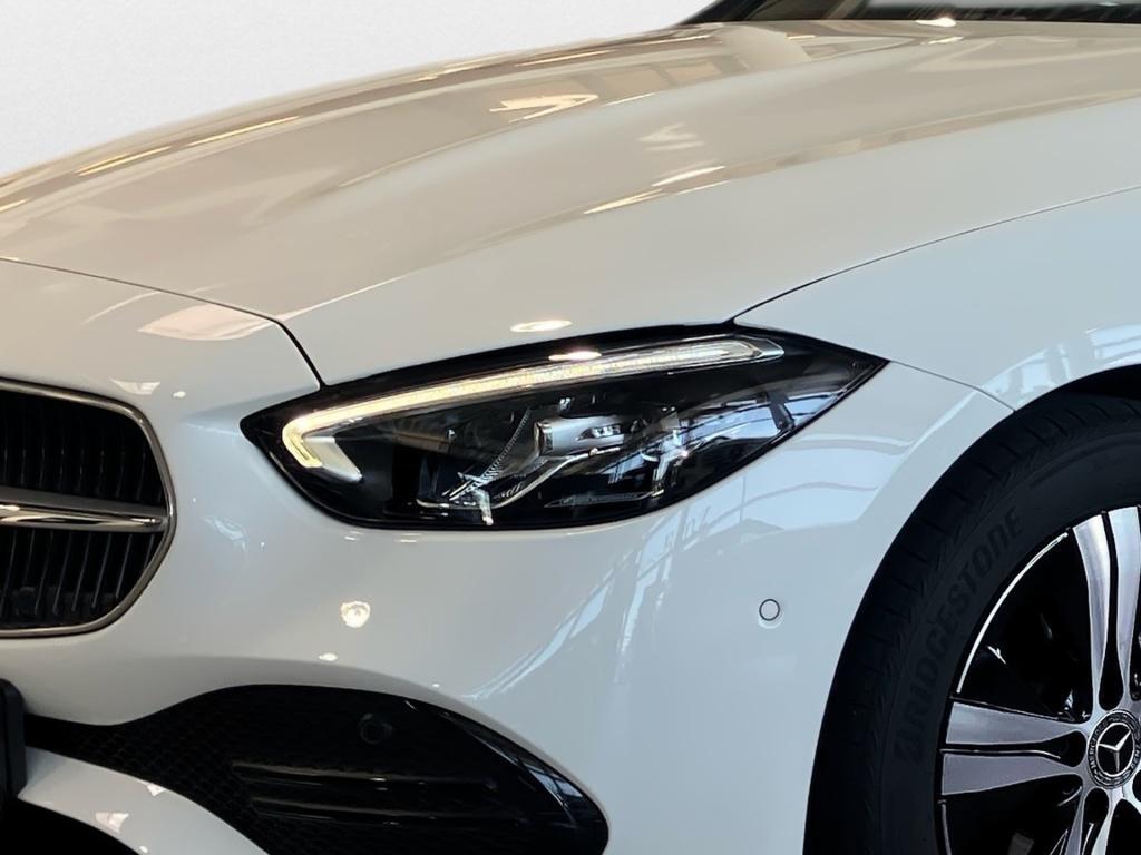 Mercedes-Benz C 200 4MATIC AVANTGARDE Sedan