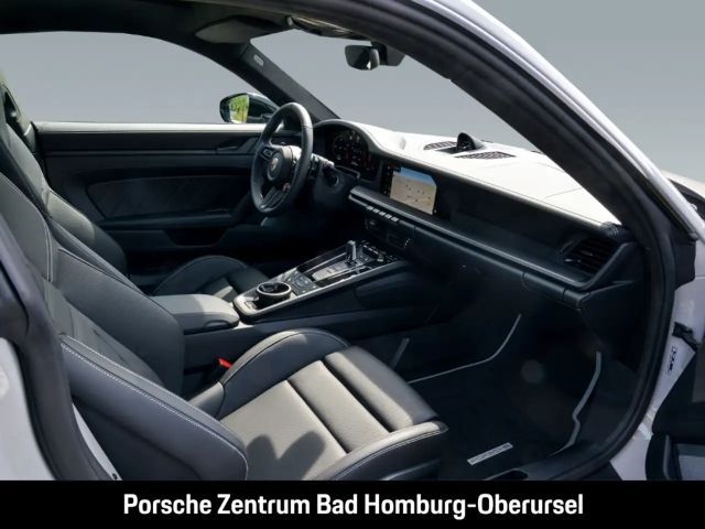 Porsche 992 Carrera Coupé GTS