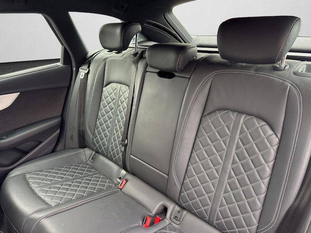 Audi A4 40 TDI Avant Quattro S-Line S-Tronic