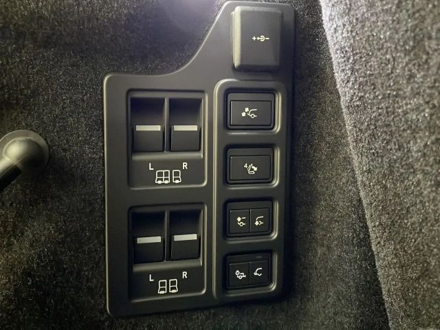 Land Rover Discovery D250 Dynamic SE