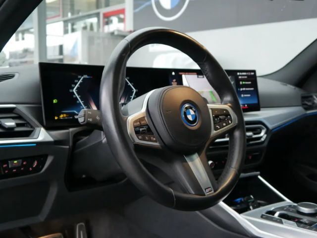 BMW 330 330e M-Sport Sedan xDrive