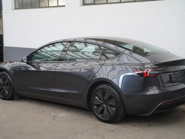 Tesla Model 3 AWD Long Range