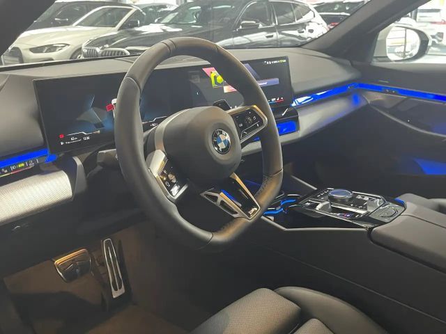 BMW 520 520i M-Sport Sedan